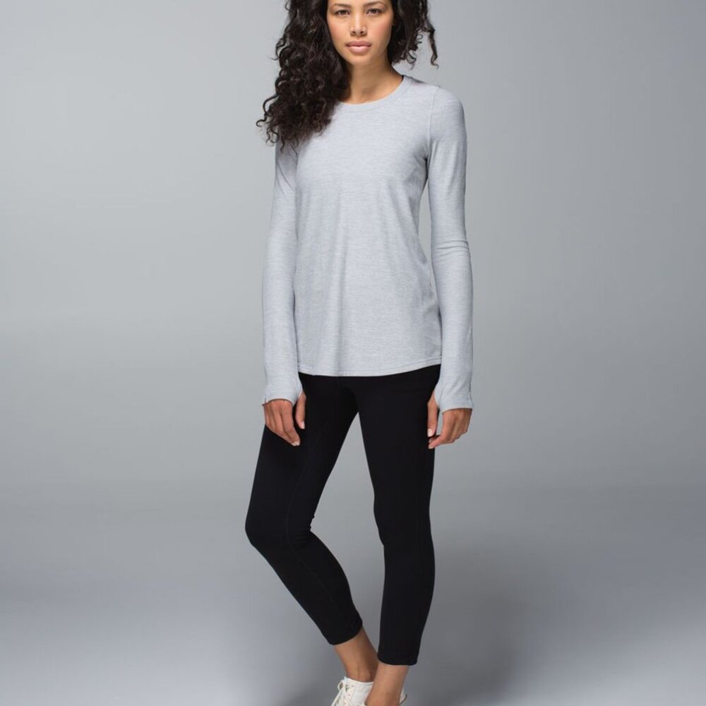 Lululemon - Tuck and Flow Long Sleeve - Heathered Medium Grey - Size 6 - EUC